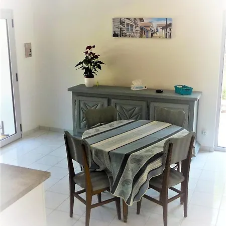 Charmante Maison Avec Jardin A Arcachon, Parfaite Pour 6 Personnes Σπίτι διακοπών *