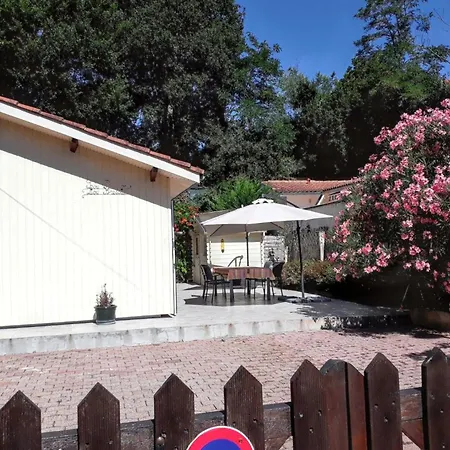 Charmante Maison Avec Jardin A Arcachon, Parfaite Pour 6 Personnes Αρασόν