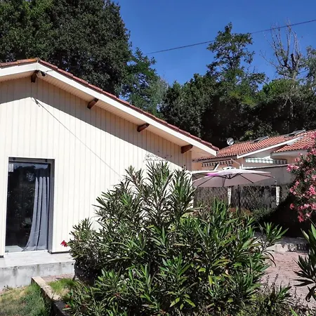 Charmante Maison Avec Jardin A Arcachon, Parfaite Pour 6 Personnes * Arcachon