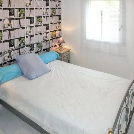 Charmante Maison Avec Jardin A Arcachon, Parfaite Pour 6 Personnes Feriehus *