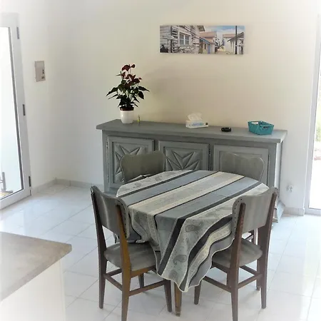 Feriehus Charmante Maison Avec Jardin A Arcachon, Parfaite Pour 6 Personnes *
